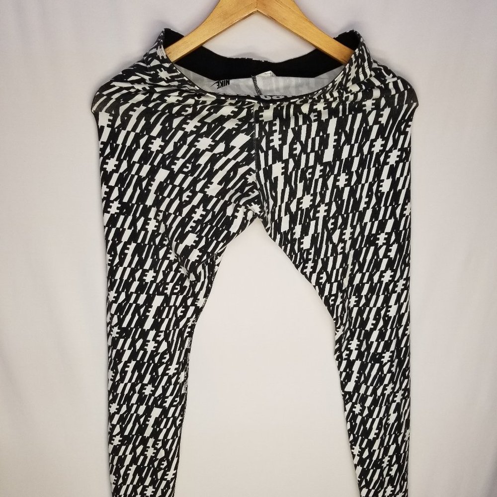 NIKE BLACK WHITE PRINT LEGGIN